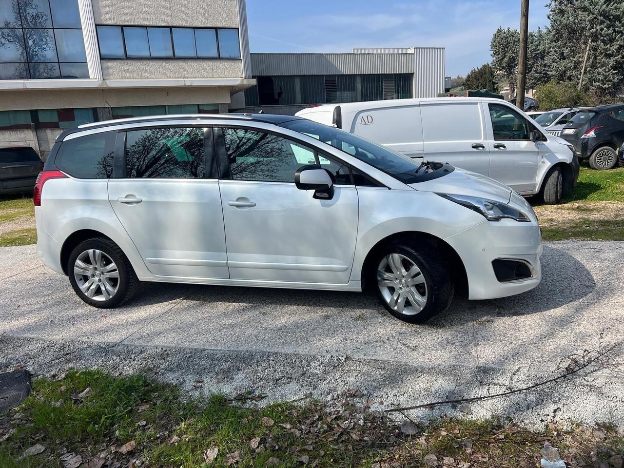 Peugeot 5008 BlueHDi 120 S&S Allure