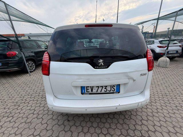 PEUGEOT 5008 5008 I 2009 2.0 hdi 16v Business navi 163cv auto