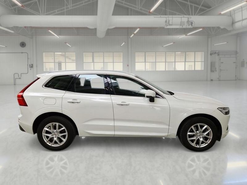 VOLVO XC60 B4 D AWD AUTOMATICO MOMENTUM PRO SUV