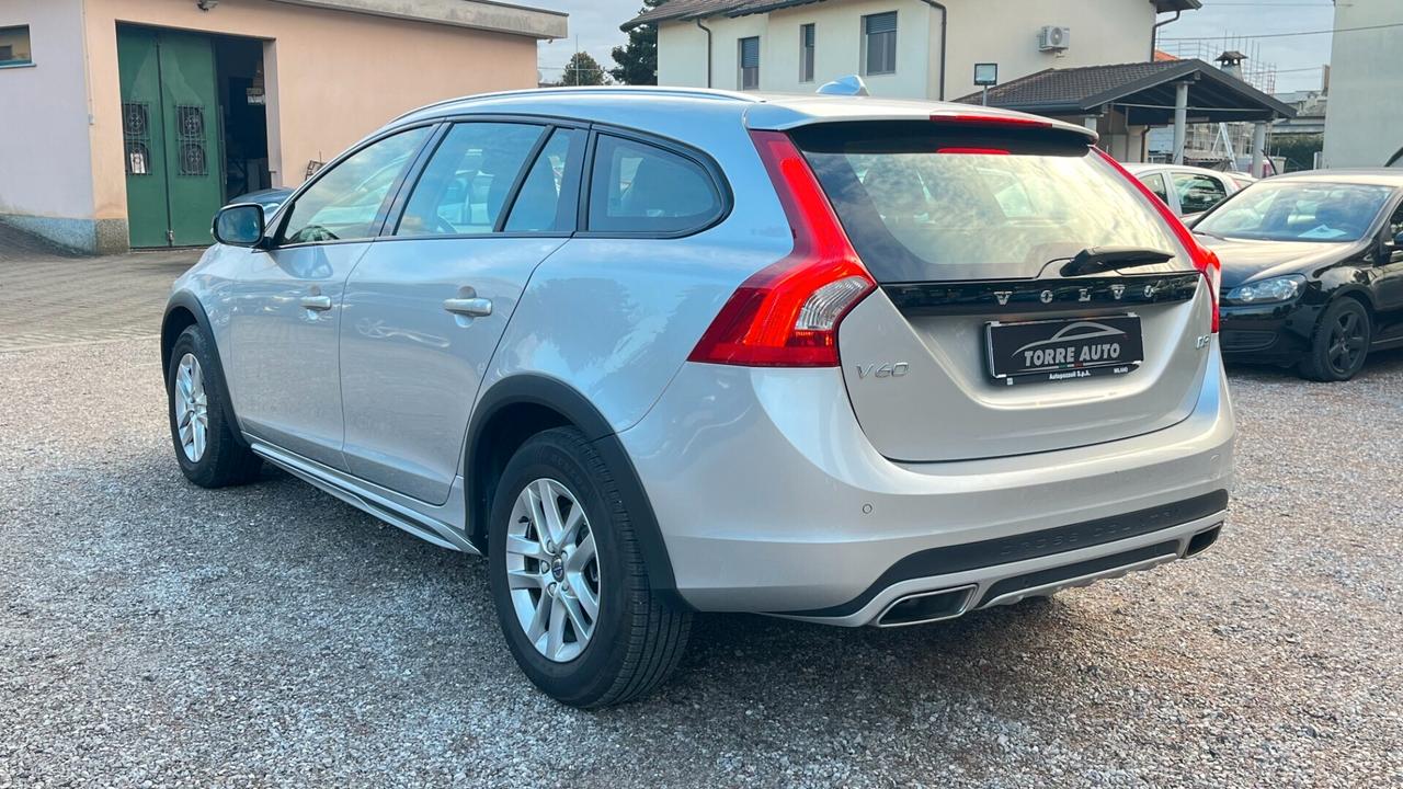 Volvo V60 Cross Country V60 Cross Country D3 Geartronic Momentum