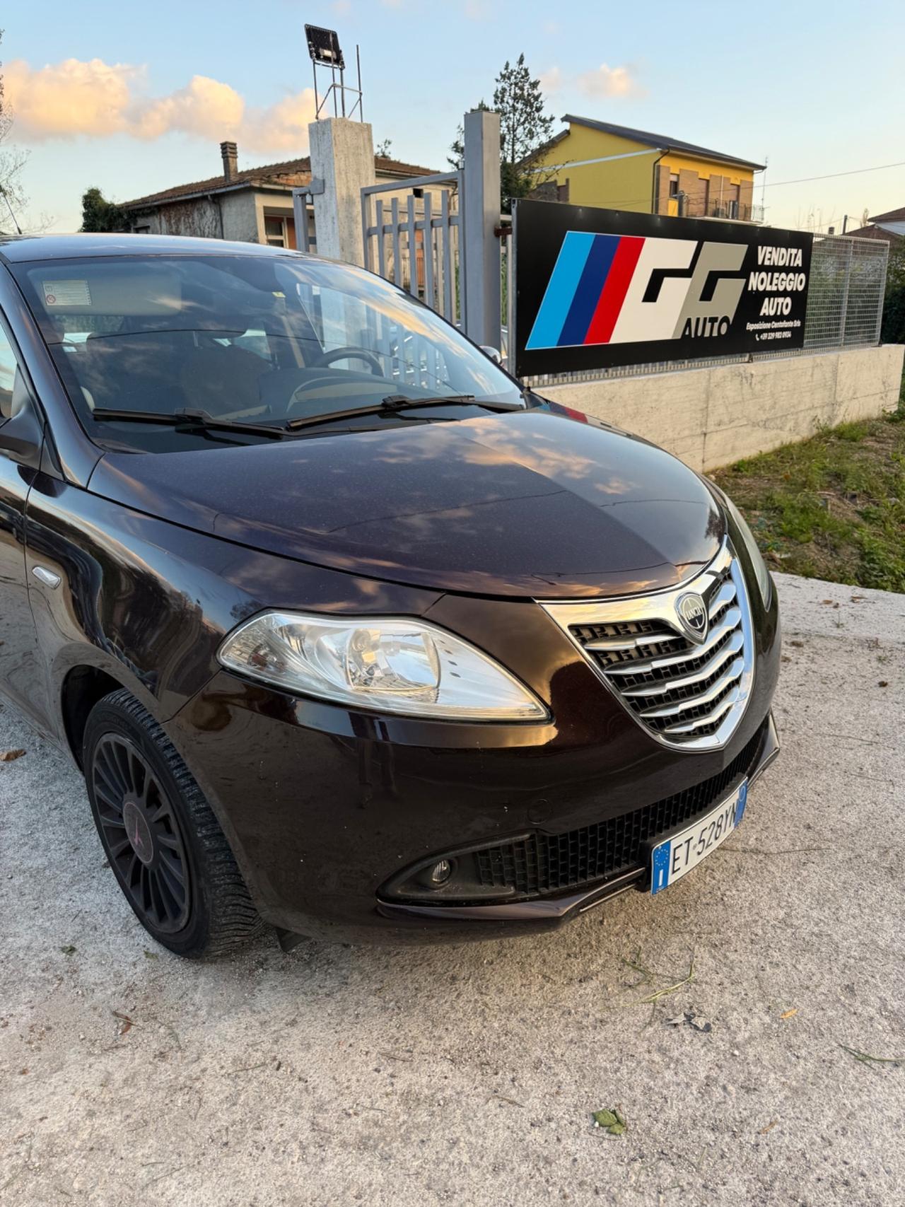Lancia Ypsilon 1.2 69 CV 5 porte Platinum