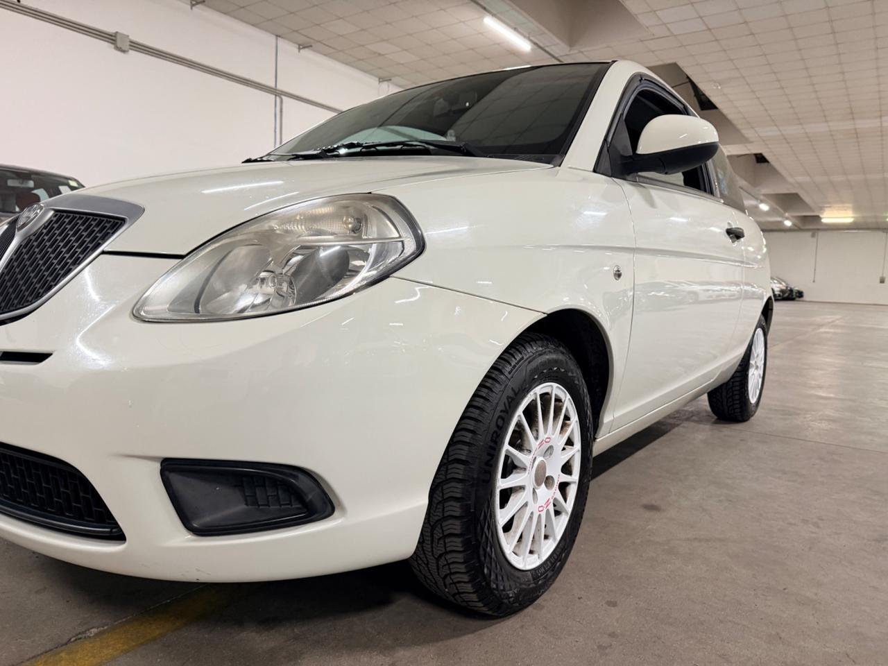 Lancia Ypsilon 1.2 Oro