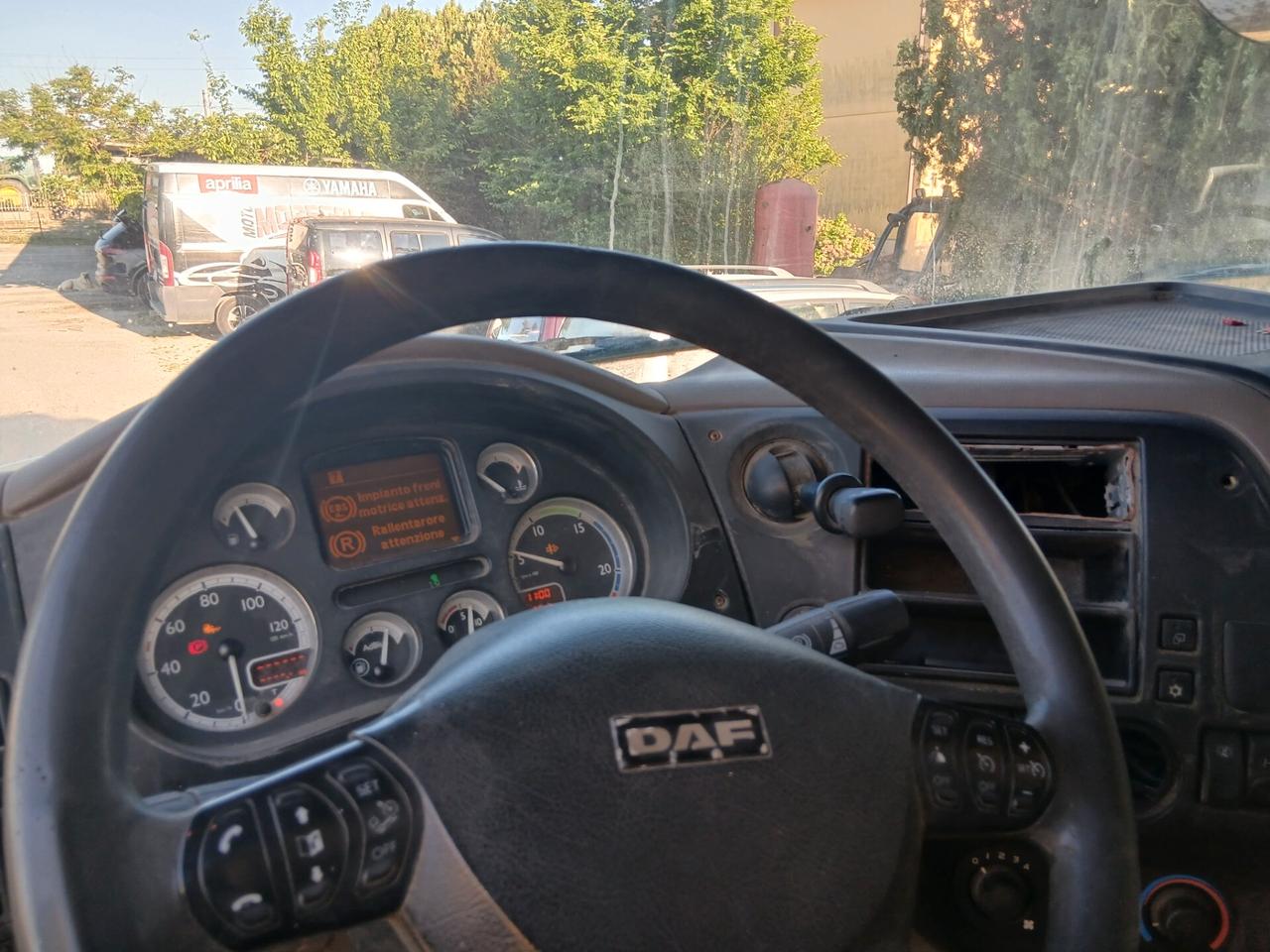 DAF 105 460