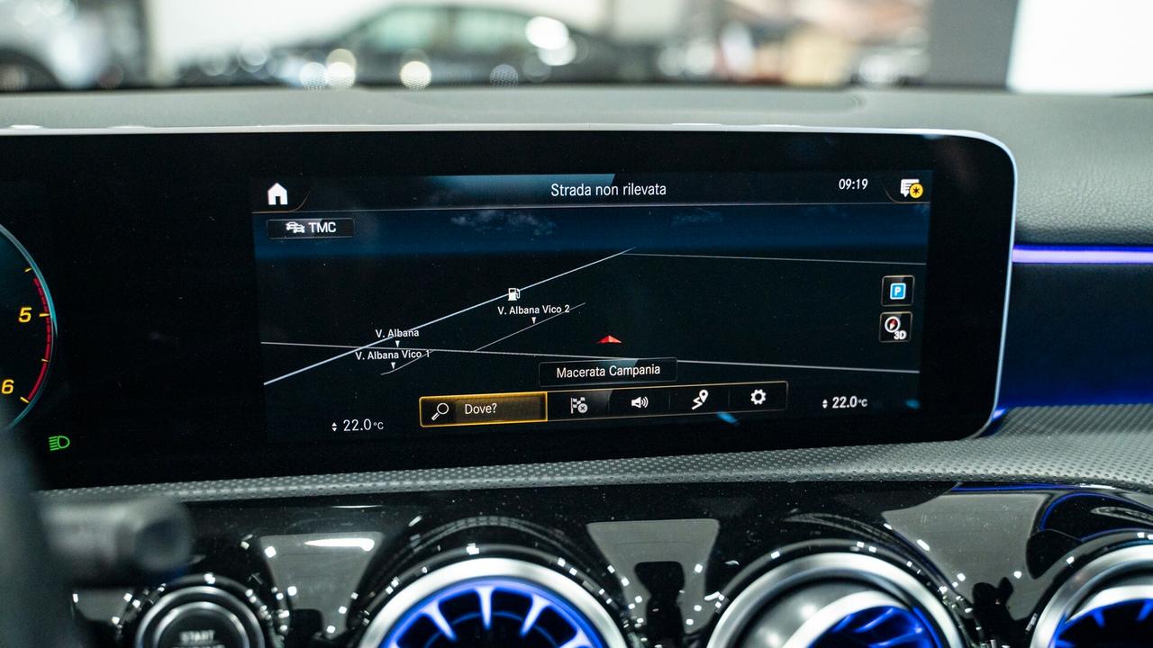 Mercedes-benz A 180 D PREMIUM PLUS AMG TETTO PACK LUCI XENO NAVI PELLE FULL OPTIONAL