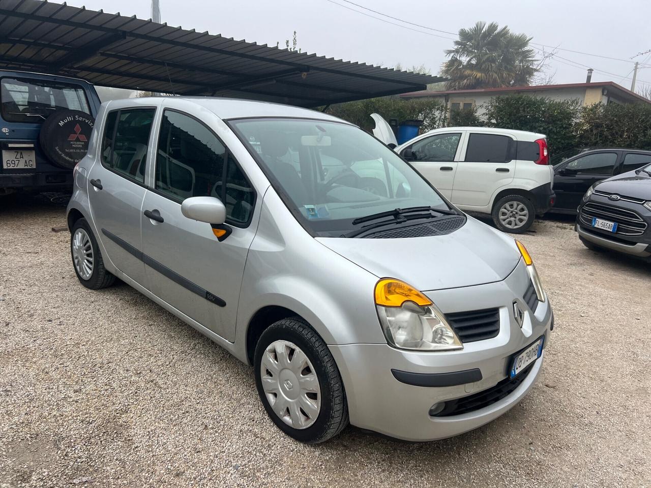 Renault Modus 1.2 16V Saint Tropez