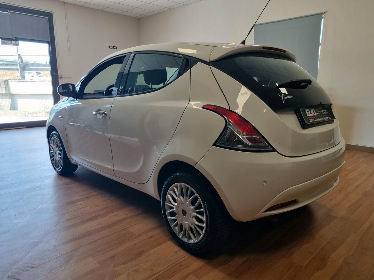 Lancia Ypsilon 1.2 69 CV 5 porte Gold