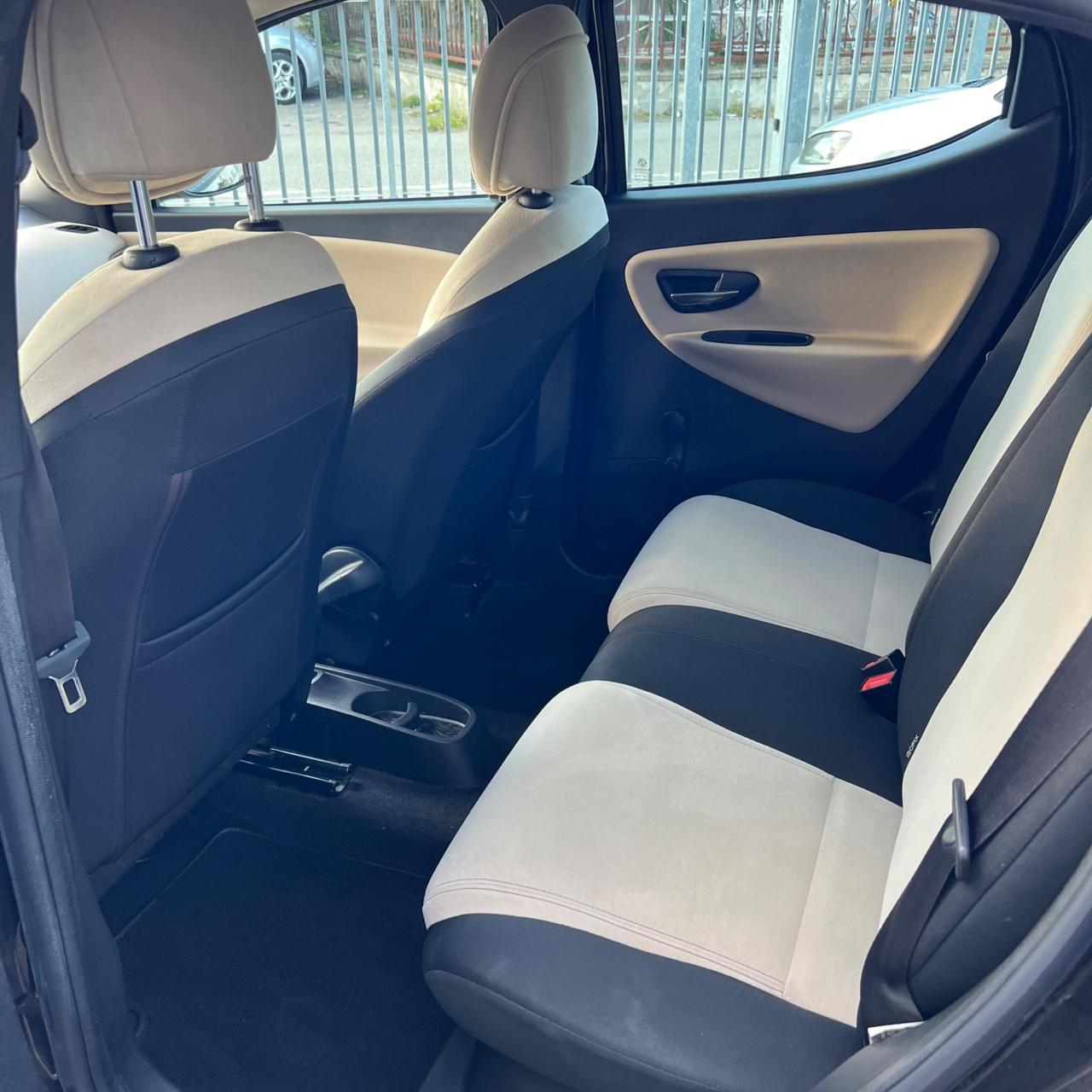 Lancia Ypsilon 1.2 69 CV 5 porte Platinum