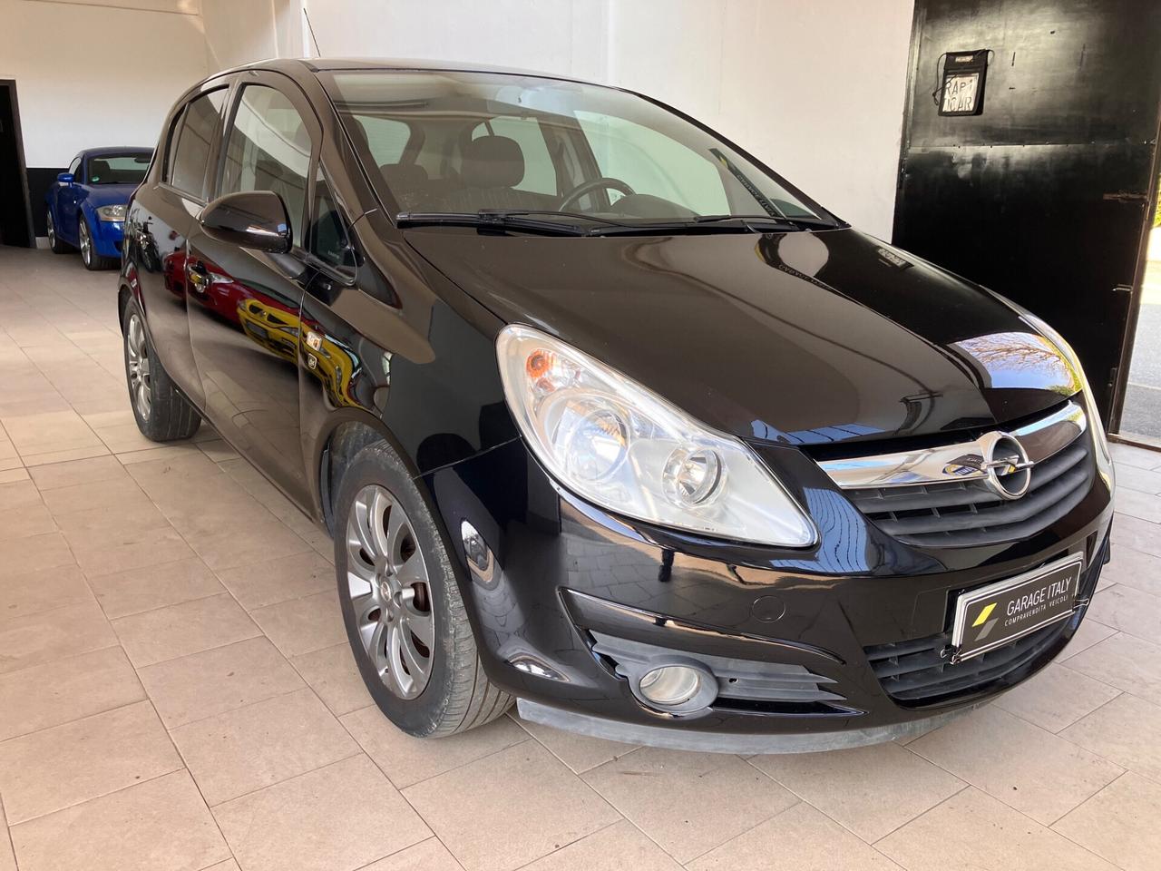 Opel Corsa 1.2 5 porte Cosmo NEOPATENTATI