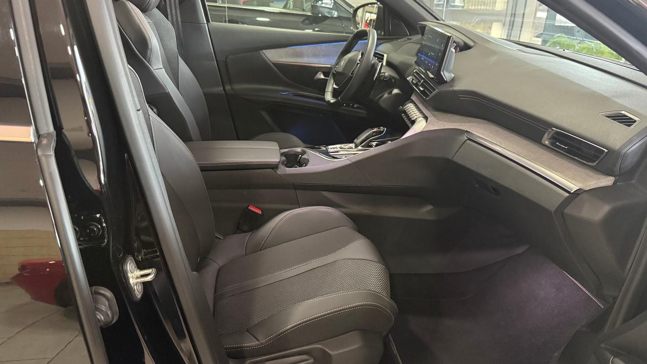 PEUGEOT 3008 1.5 131 CV GT PACK TETTO APRIBILE