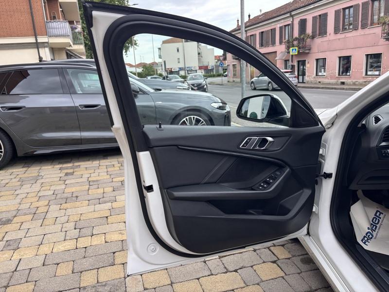 BMW 118 i Advantage 140cv auto FULL LED-NAVI-18"