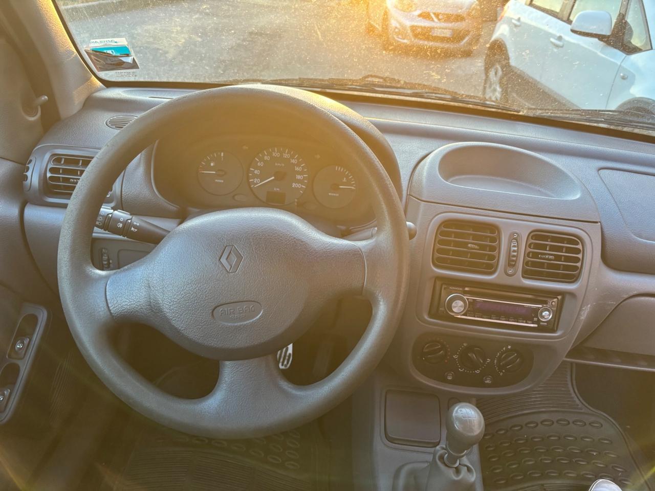 RENAULT CLIO 1.2 CONDIZIONI OTTIME SOLO 120000 KM GUARDA