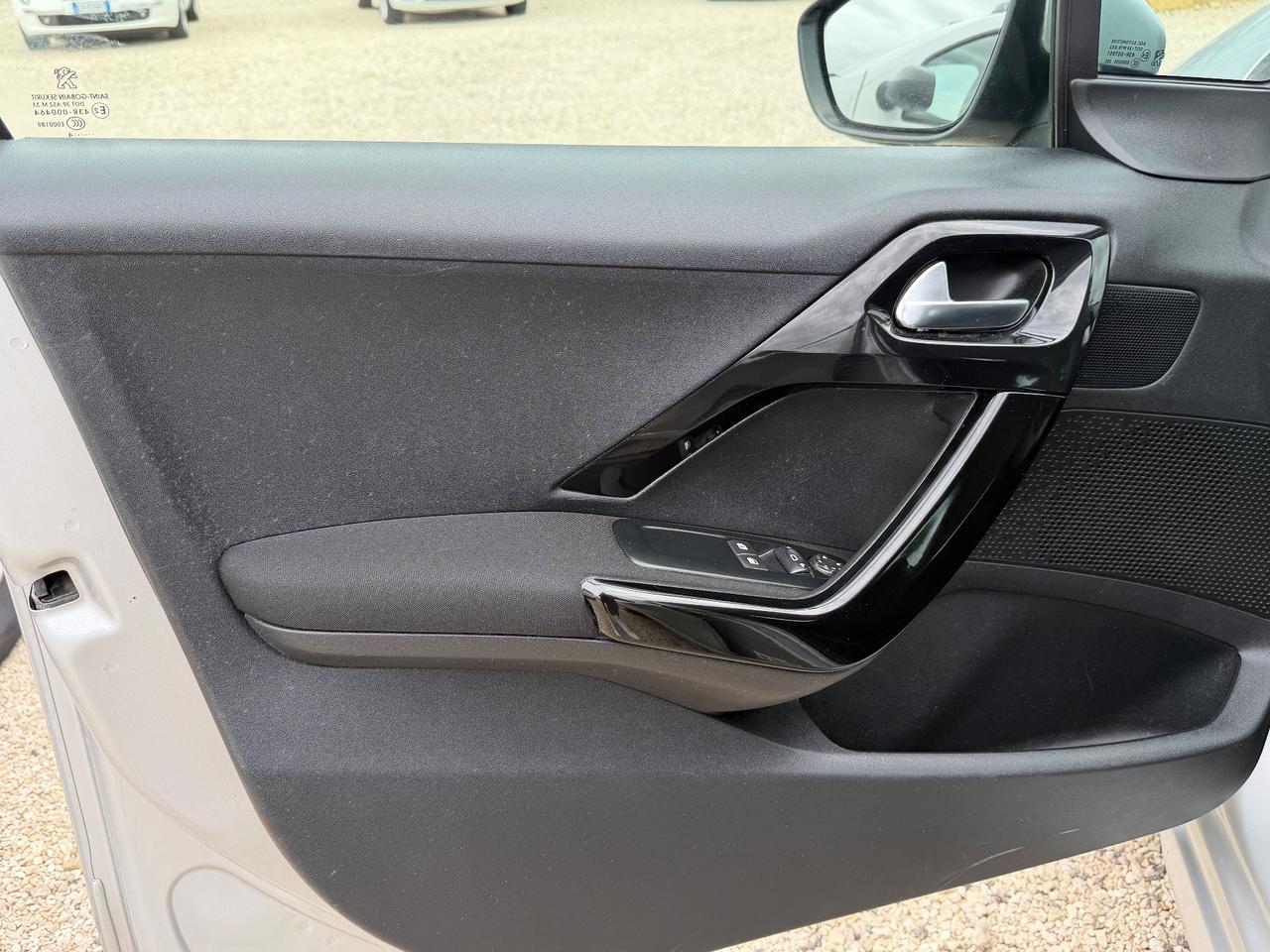 Peugeot 208 1.4 HDi 68 CV 5 porte Active