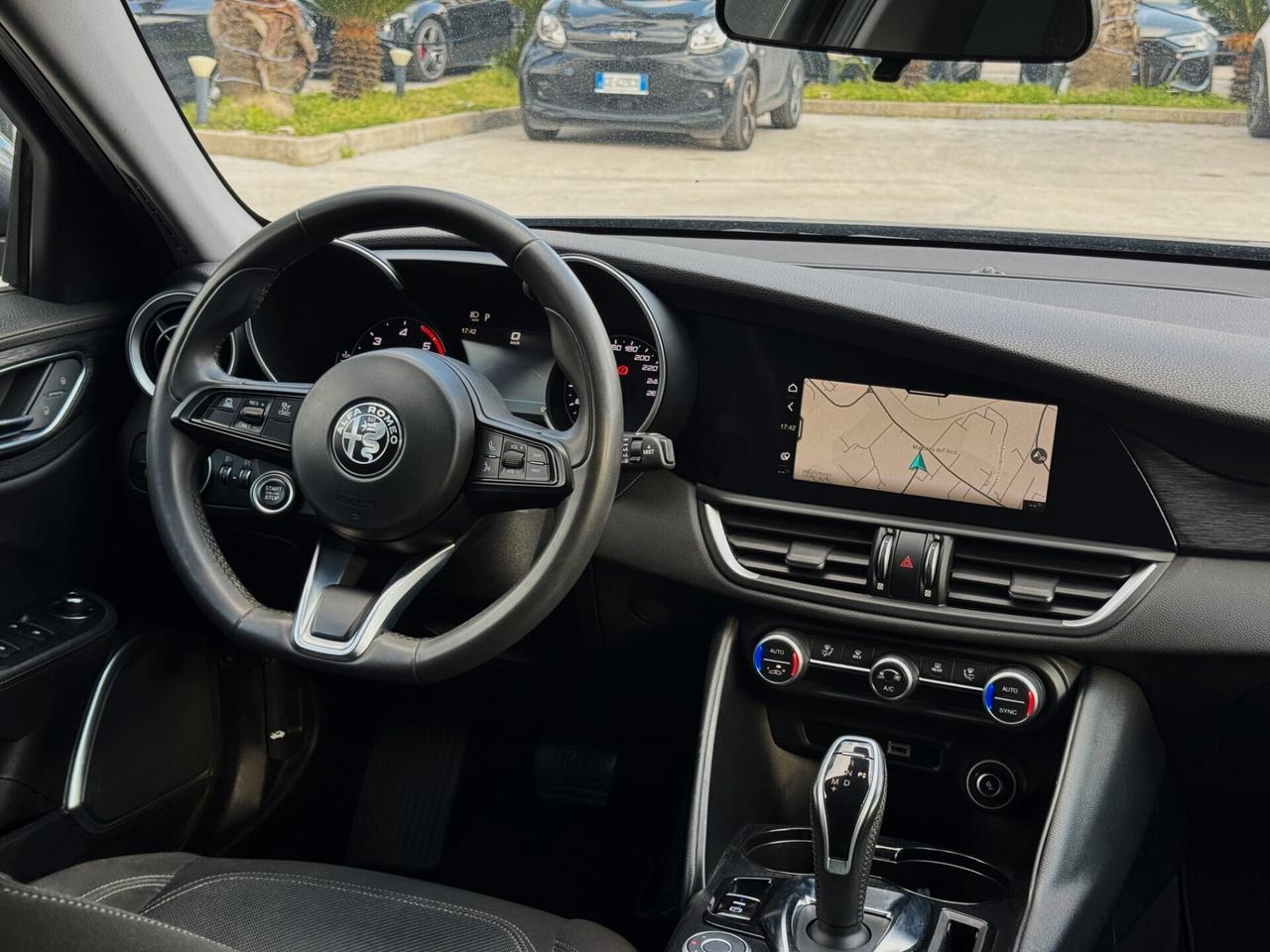 Alfa Romeo Giulia 2.2 T Business 136CV AT8 LED CAR PLAY
