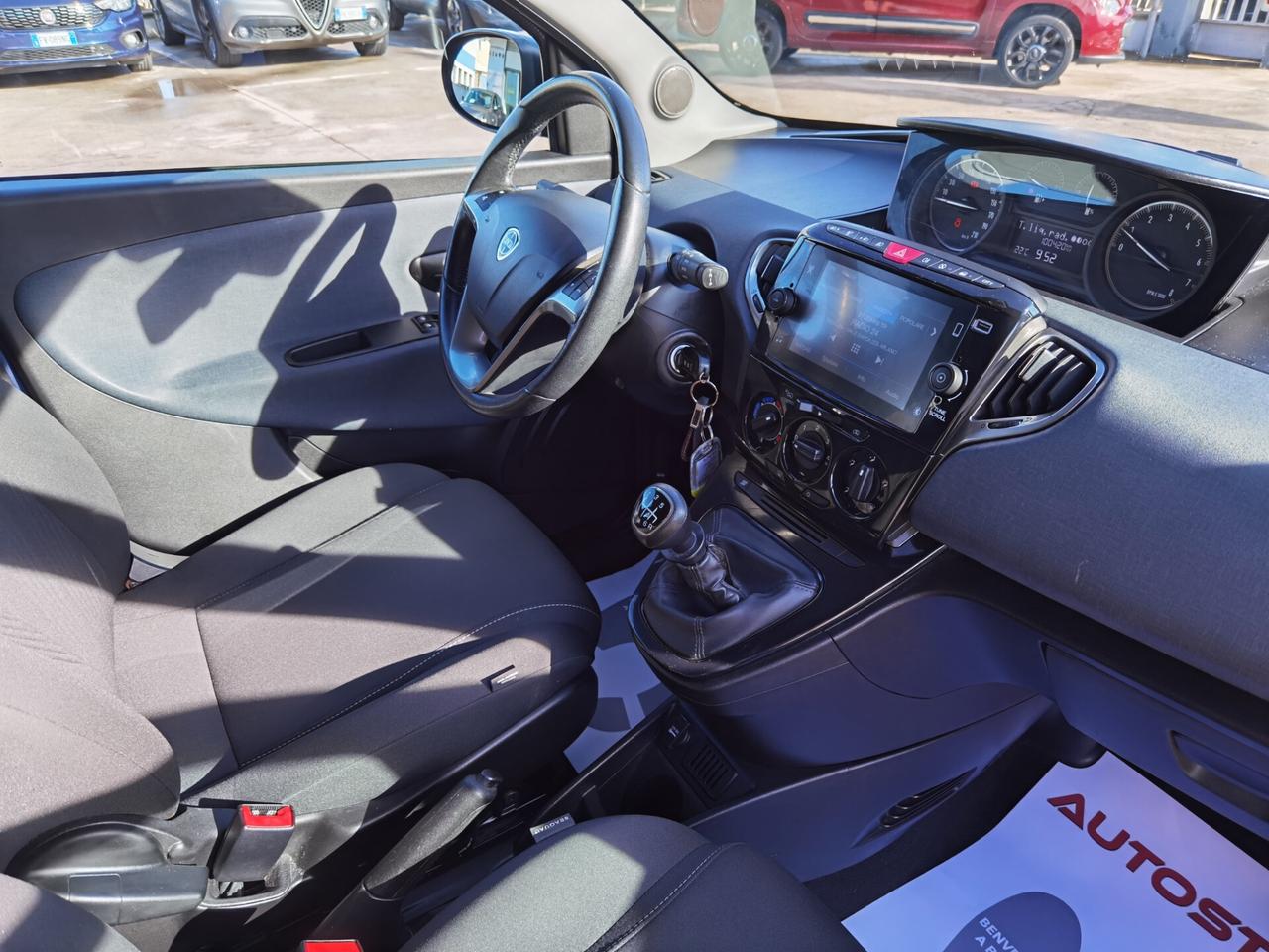 Lancia Ypsilon 1.0 FireFly 5P Hy Ecochic Gold