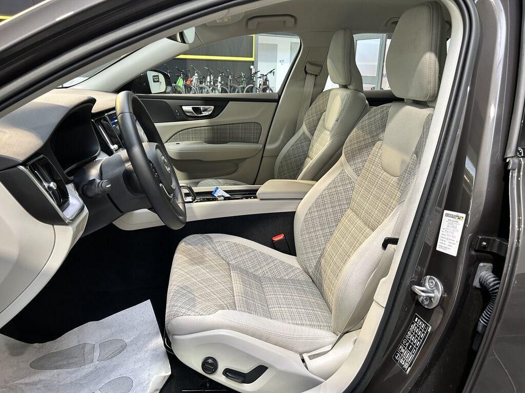 Volvo V60 2.0 B4 Core AWD automatico