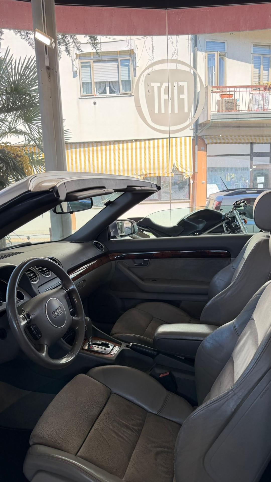 Audi A4 Cabriolet 2.5 V6 TDI cat