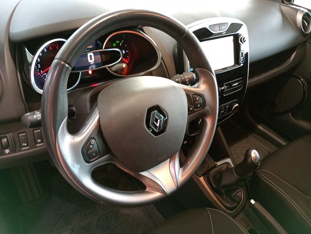 Renault Clio TCe 12V 90CV Start&Stop 5 porte - LIMITED - NEOPATENTATI -