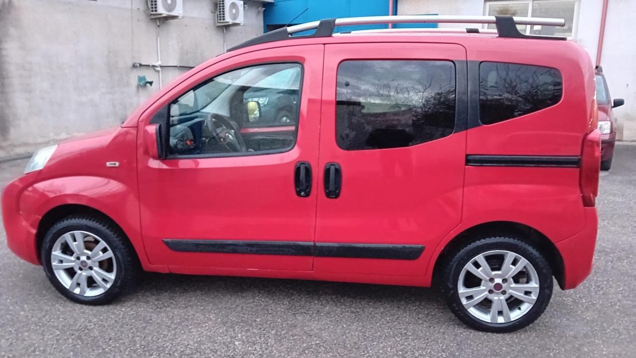 Fiat qubo 5P-1.4 metano emoticon-12/2010