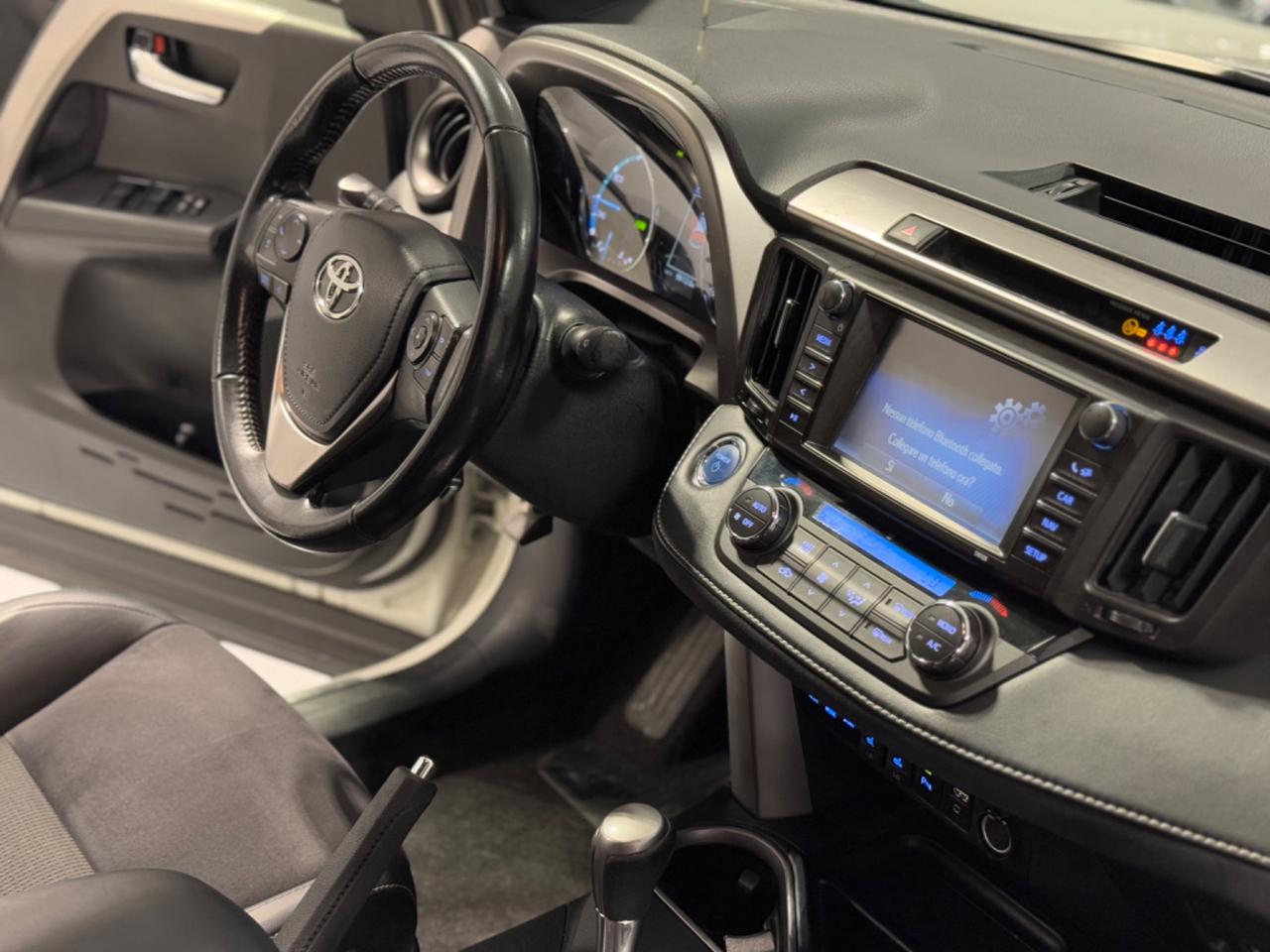 Toyota RAV 4 2.5 Hybrid 2WD Active