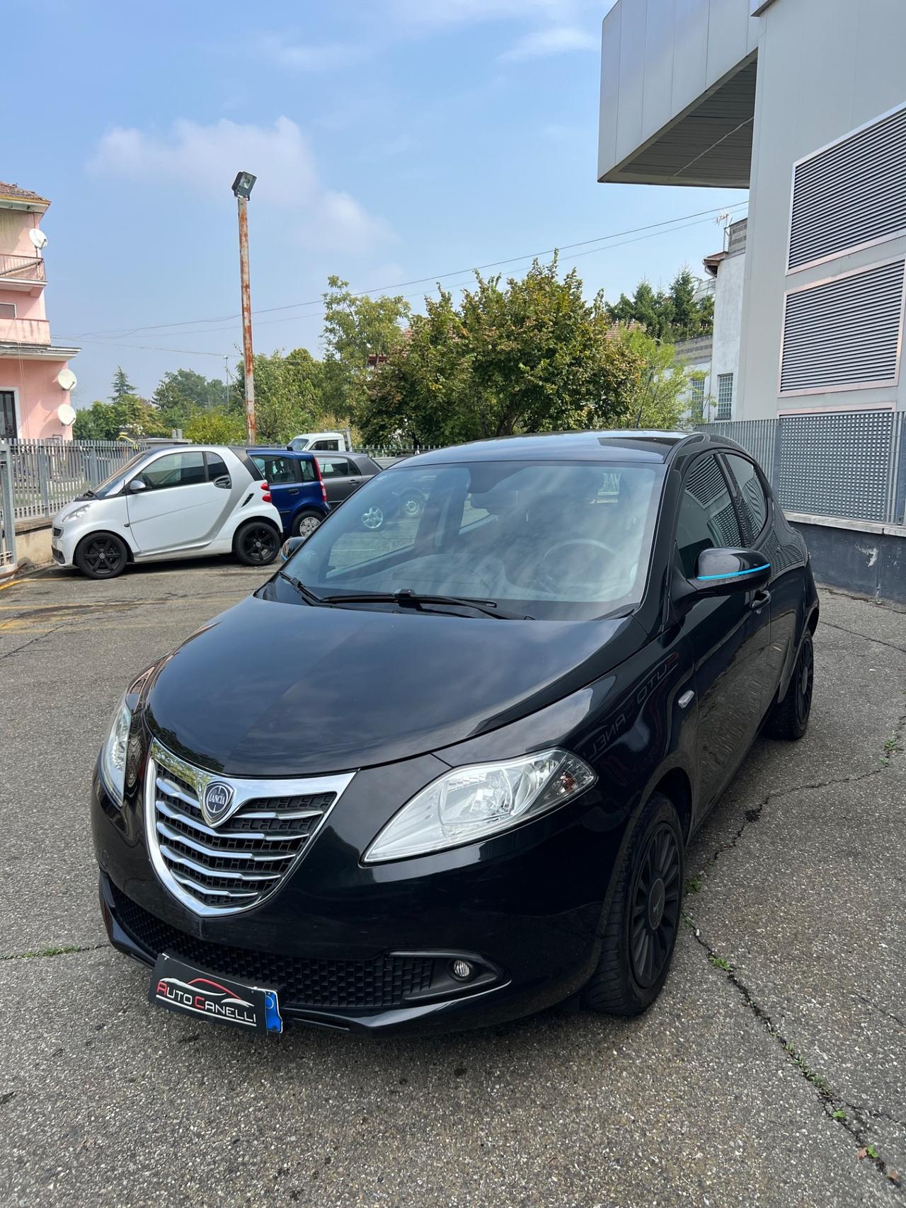 Lancia Ypsilon 1.2 69 CV 5 porte GPL Ecochic Elefantino blu