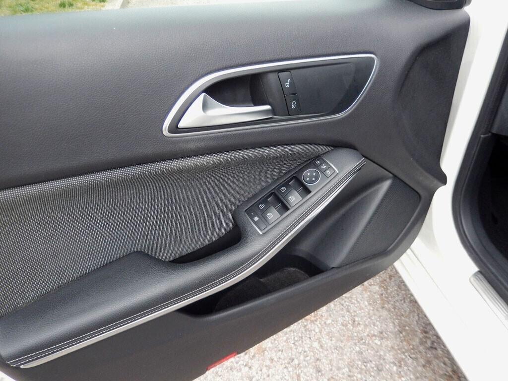 MERCEDES Classe A 180 d con DISTRIBUZIONE NUOVA