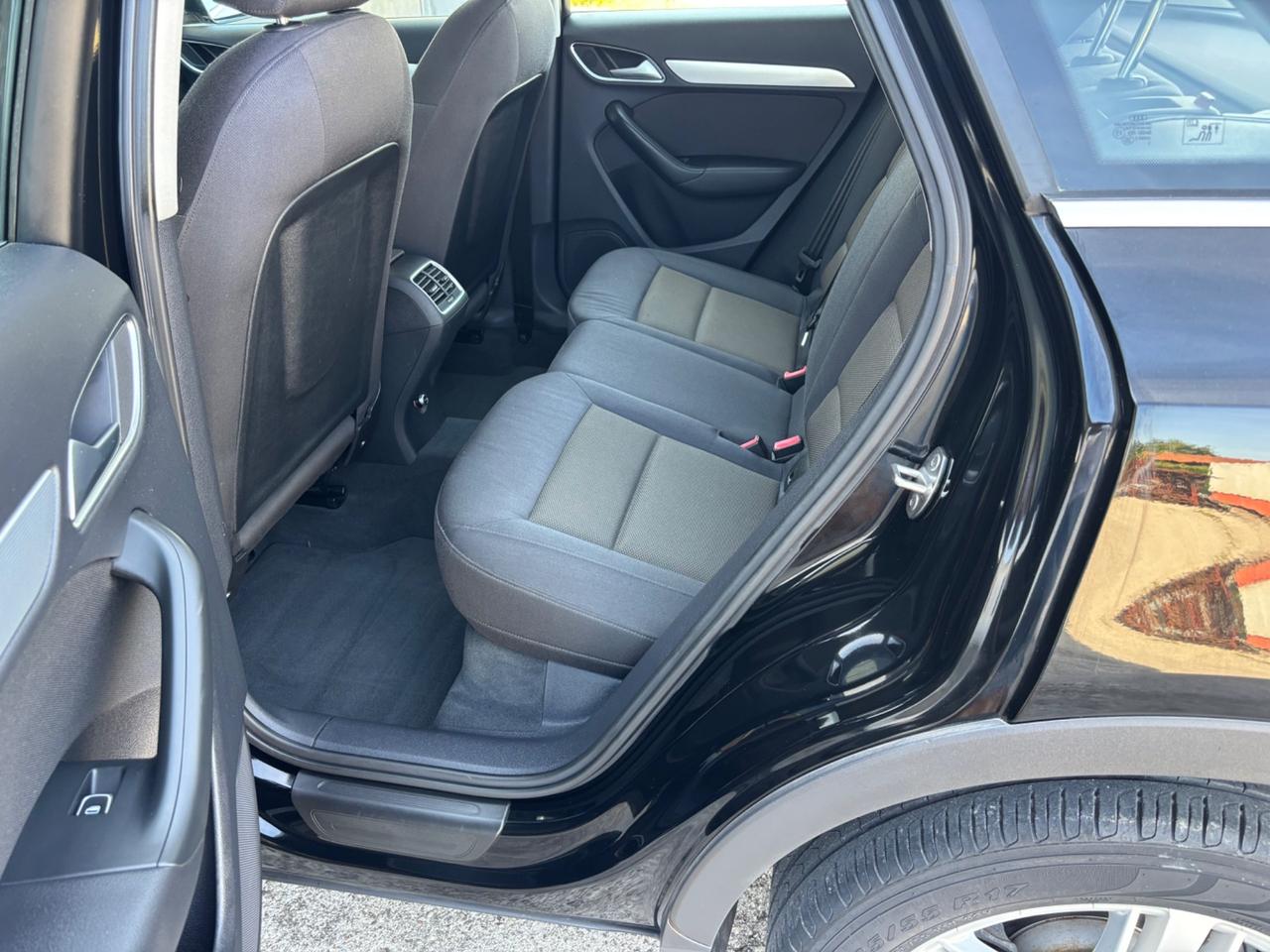 Audi Q3 2.0 TDI 140cv. Garanzia . Neopatentati