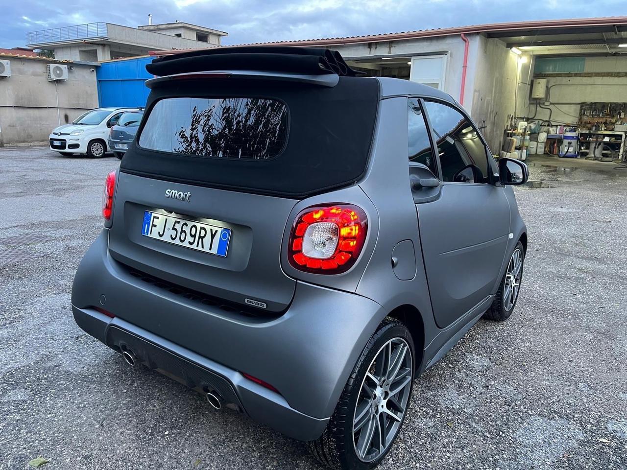 Smart fortwo brabus cabrio/xclu-km 64000-2017