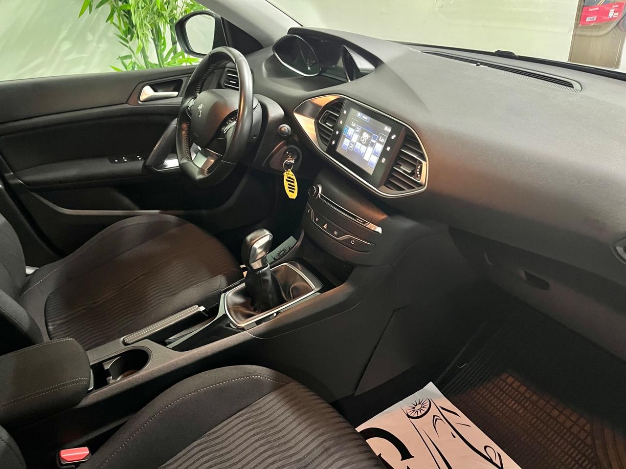 Peugeot 308 BlueHDi 100 S&S Business