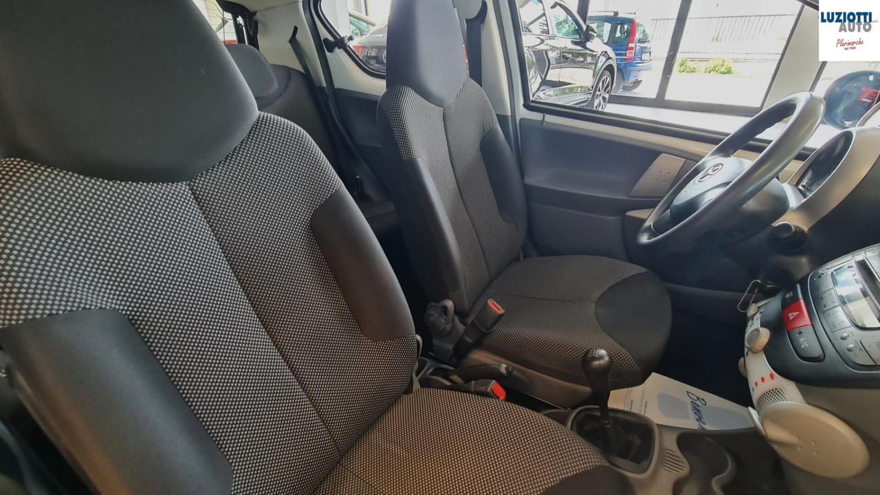 Toyota Aygo 1.0 5P. CONNECT SOL