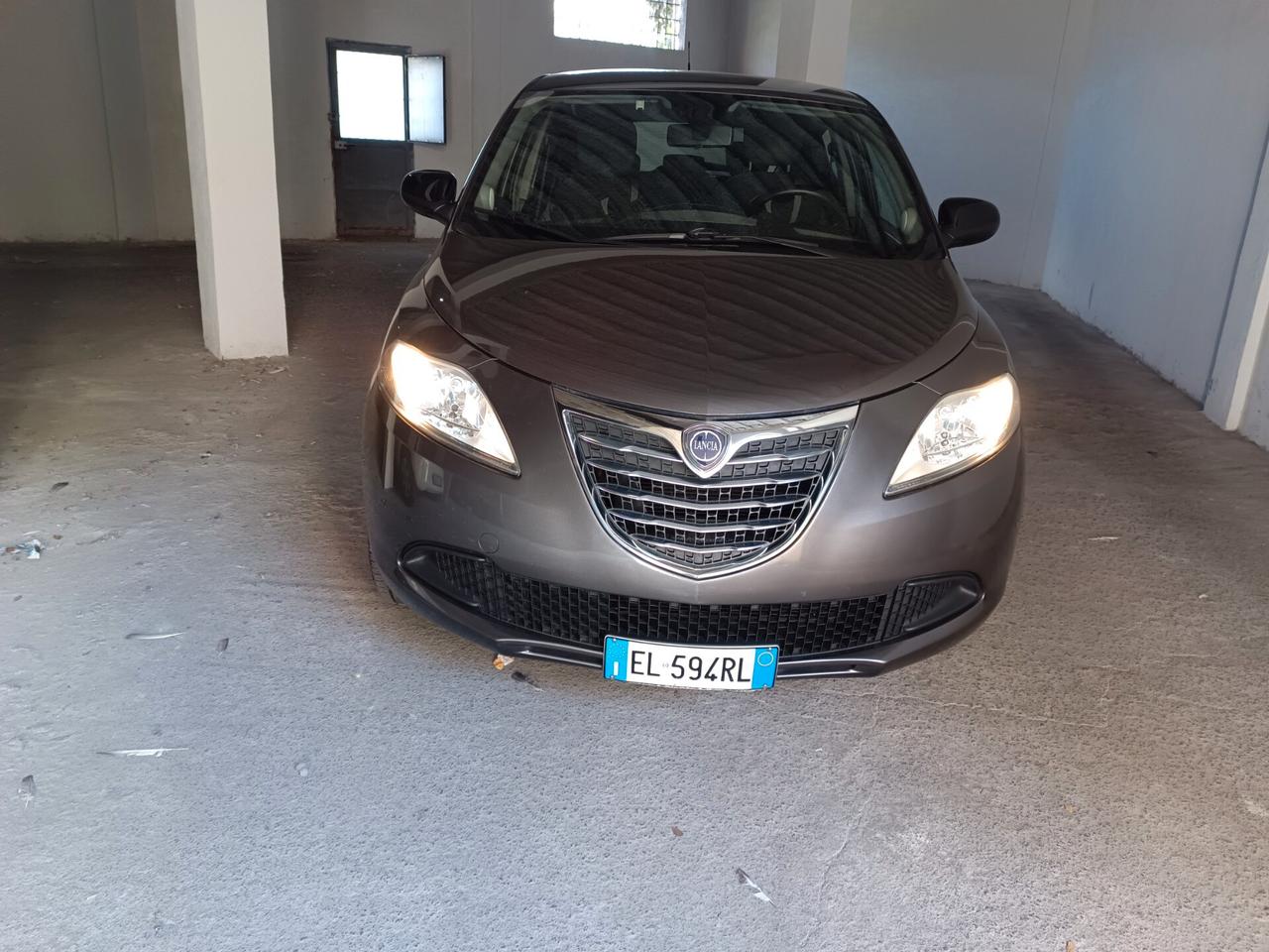 Lancia Ypsilon 1.2 69 CV Unyca