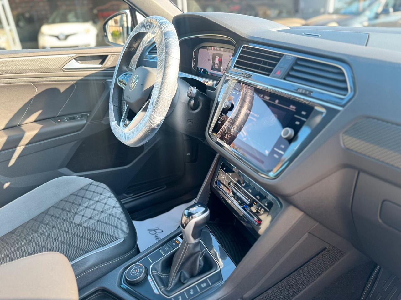Volkswagen Tiguan R line 2.0 TDI 200 CV SCR DSG 4MOTION R-Line