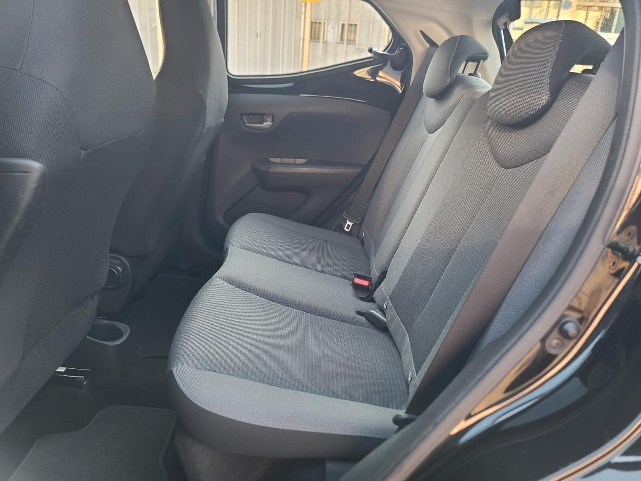 Toyota Aygo Connect 1.0 VVT-i 72 CV 5 porte x-wave