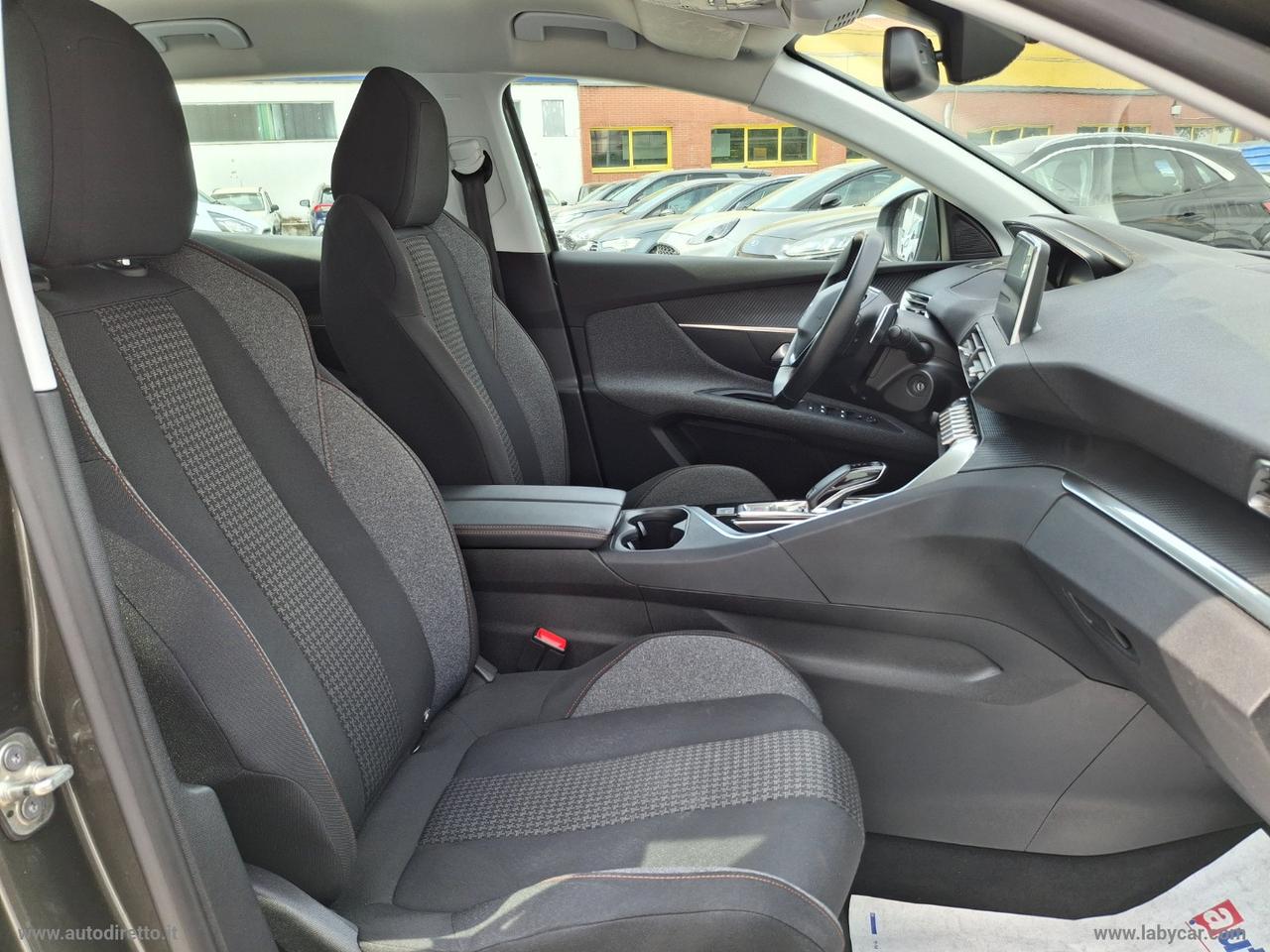 PEUGEOT 3008 BlueHDi 130 S&S EAT8 Business