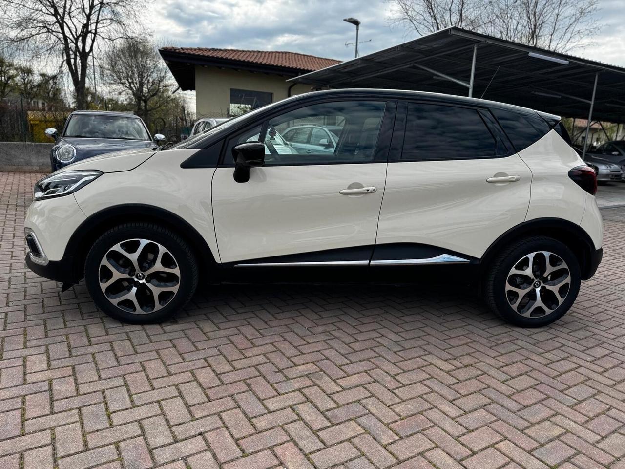 Renault Captur dCi 8V 90 CV EDC Initiale Paris