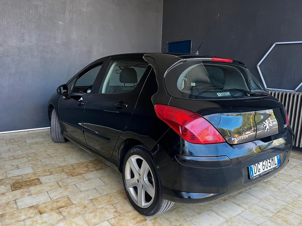 Peugeot 308 1.6 HDi 110CV 5p. Féline (5 Marce) 109 cv 80 kw
