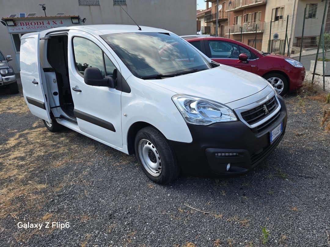 Peugeot Partner BlueHDi 100 S&S PC Furgone Pro 3 POSTI