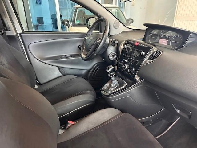 Lancia Ypsilon 1.2 69 CV 5 porte GPL Ecochic Silver