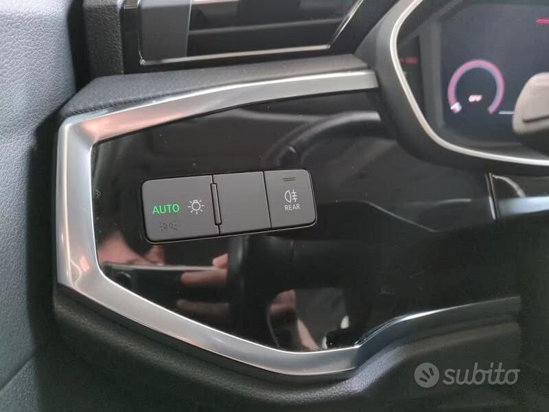 Audi Q3 35 TDI S tronic Business