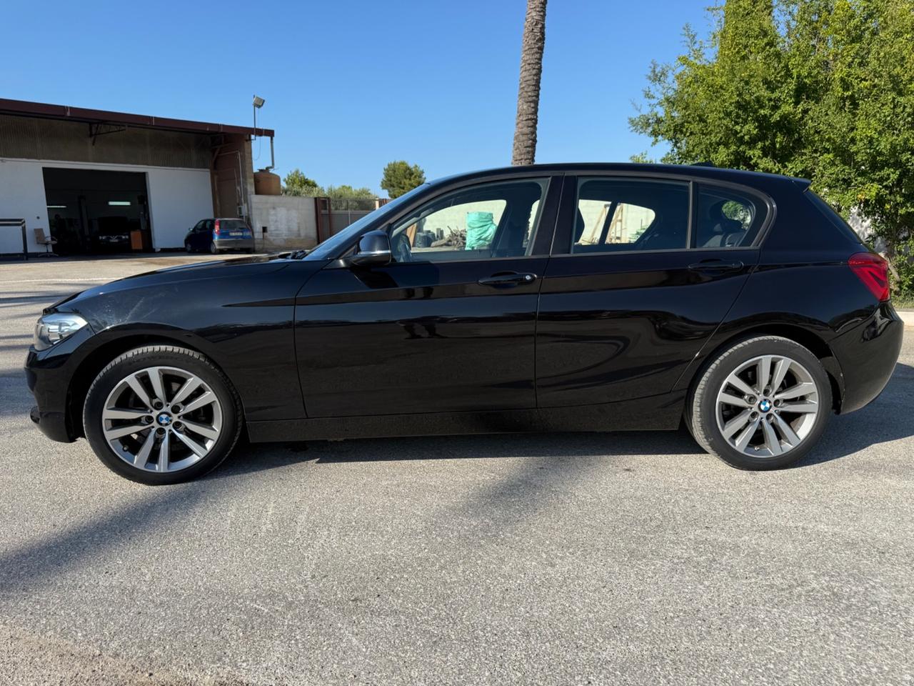 Bmw 116 116d 5p. Urban