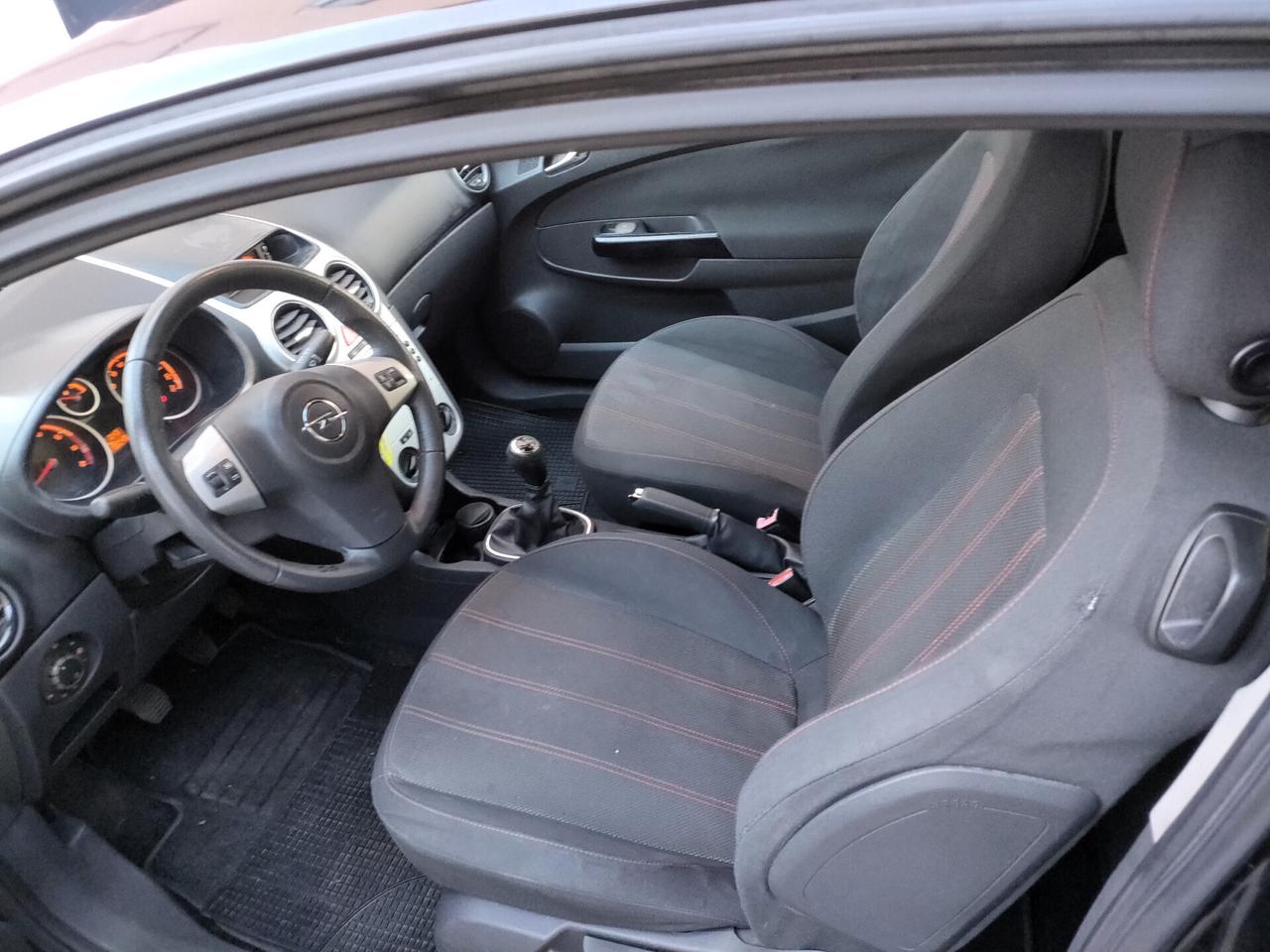 Opel Corsa 1.2 3 porte Sport