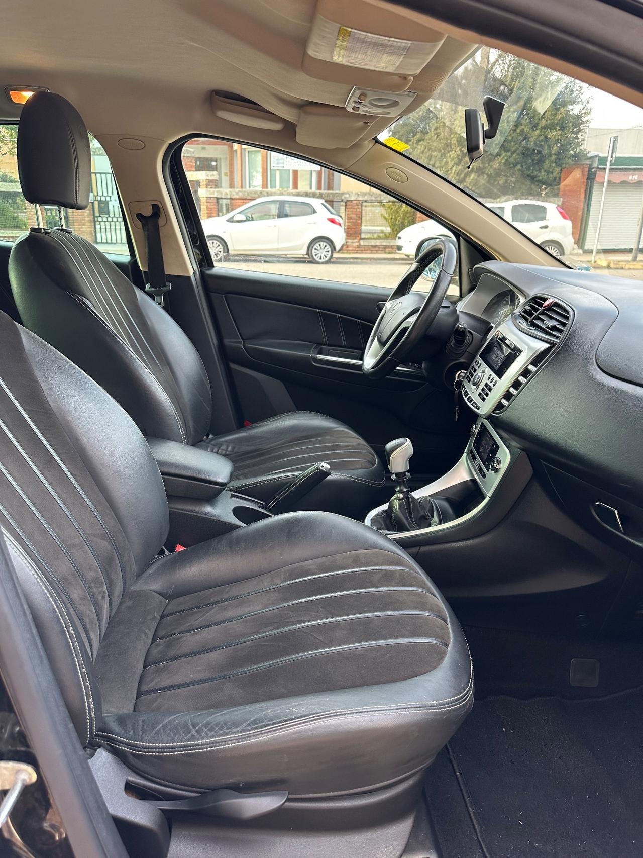 Lancia Delta 1.4 T-Jet 120 CV Platino Ecochic GPL