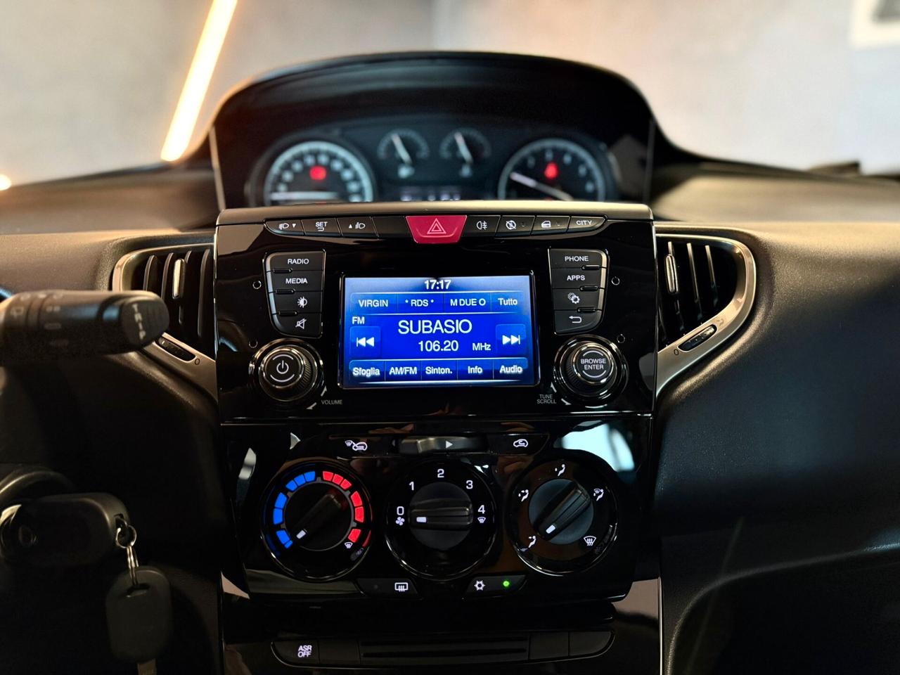 Lancia Ypsilon 1.2 69 CV 5 porte S&S Platinum