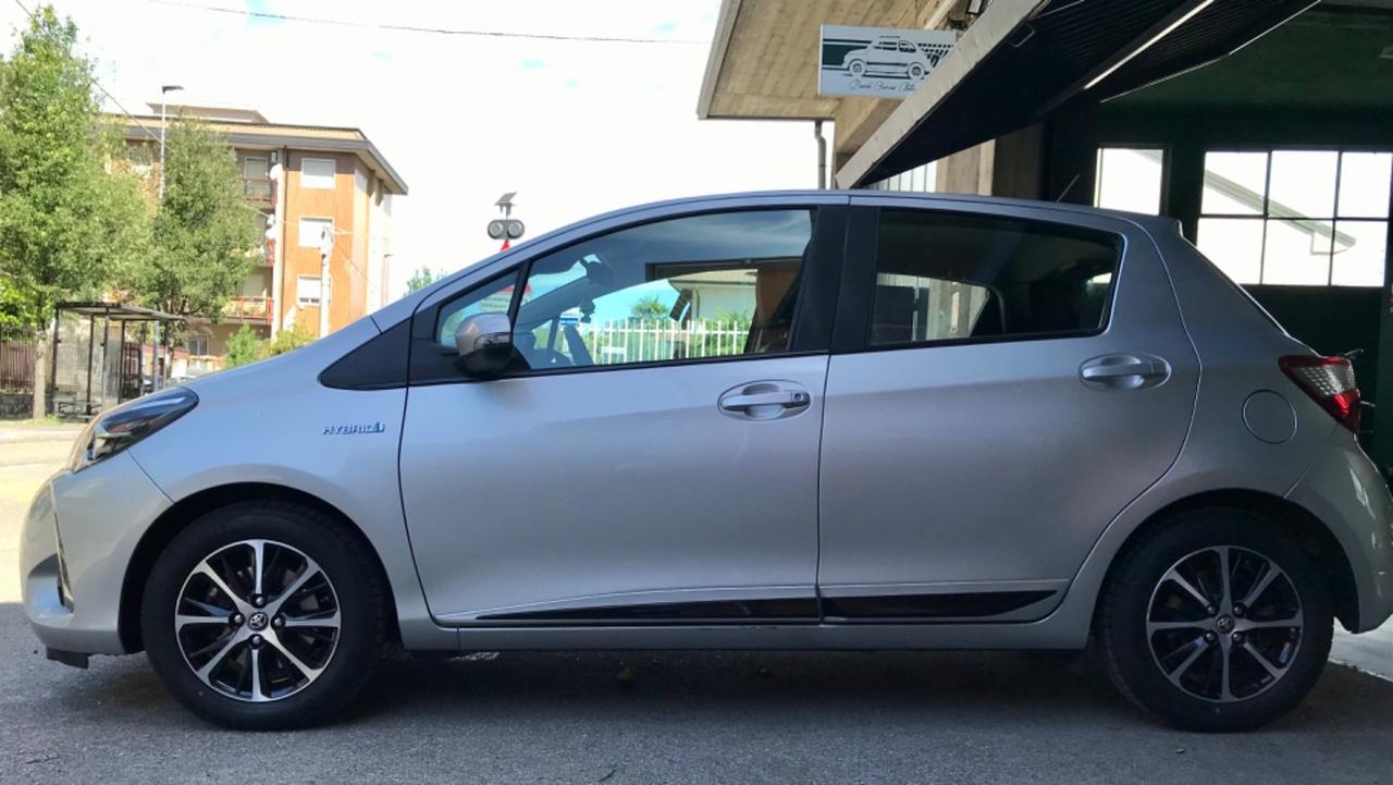 Toyota Yaris 1.5 Hybrid 5 porte Active