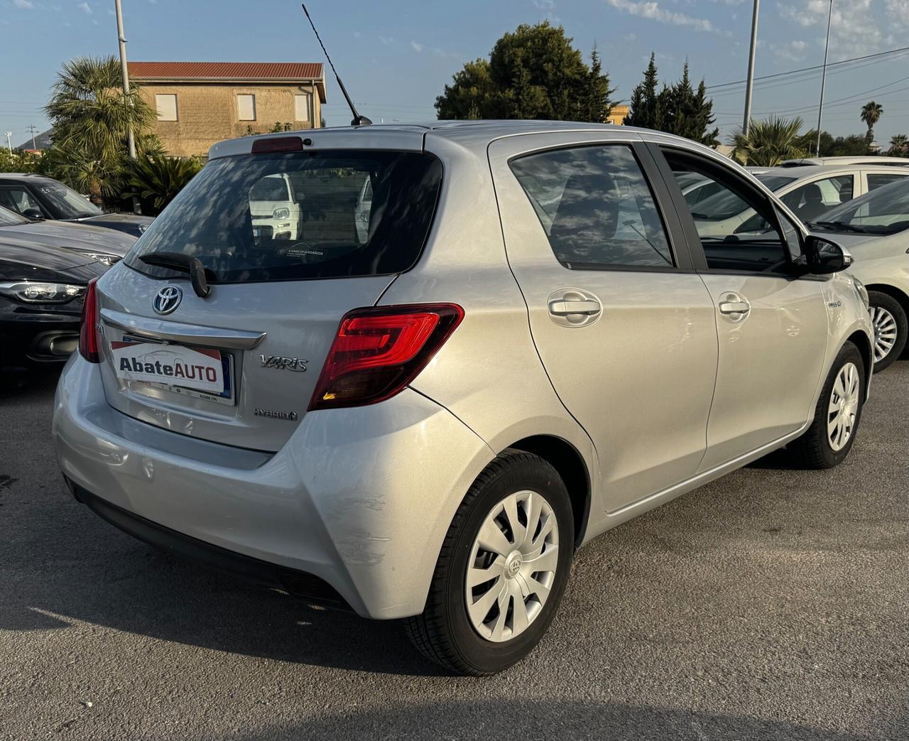 Toyota Yaris 1.5 Hybrid 5 porte Business