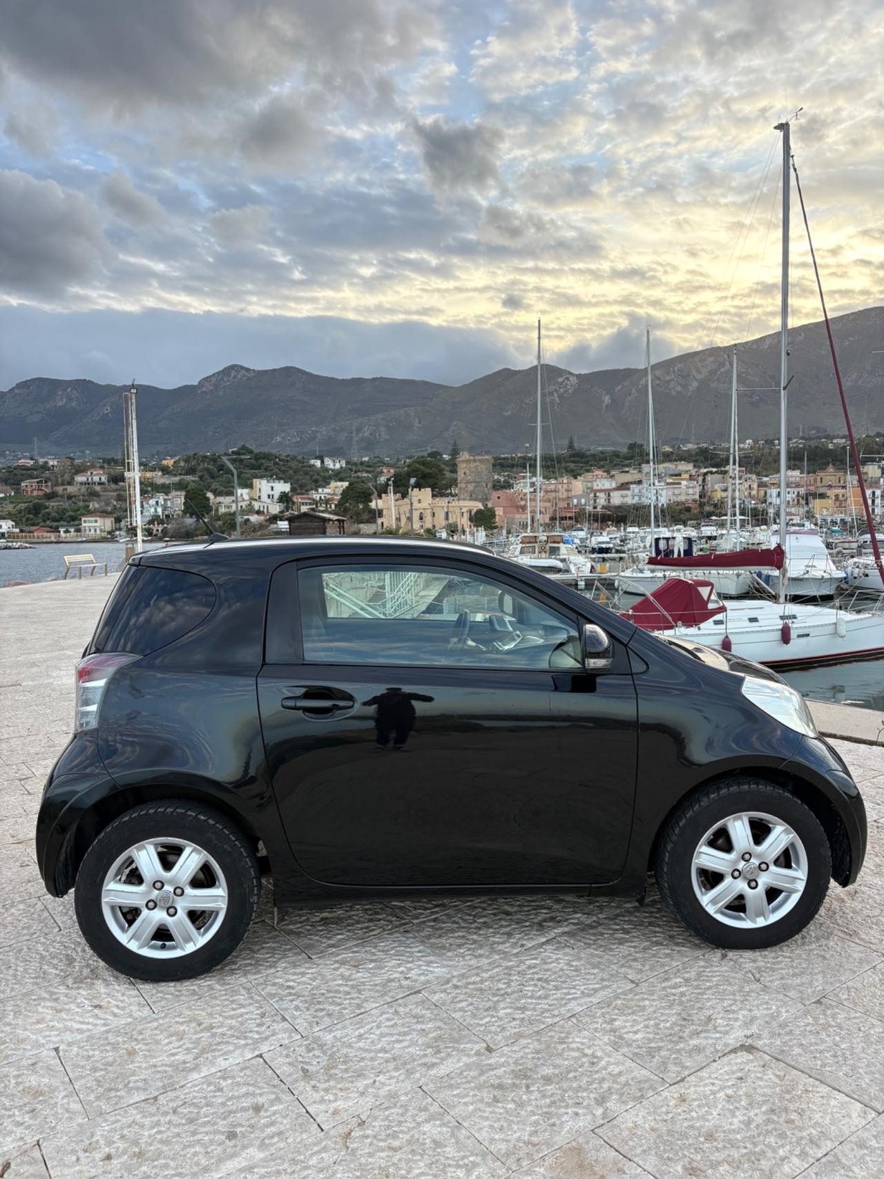 Toyota iQ unica proprietaria automatica