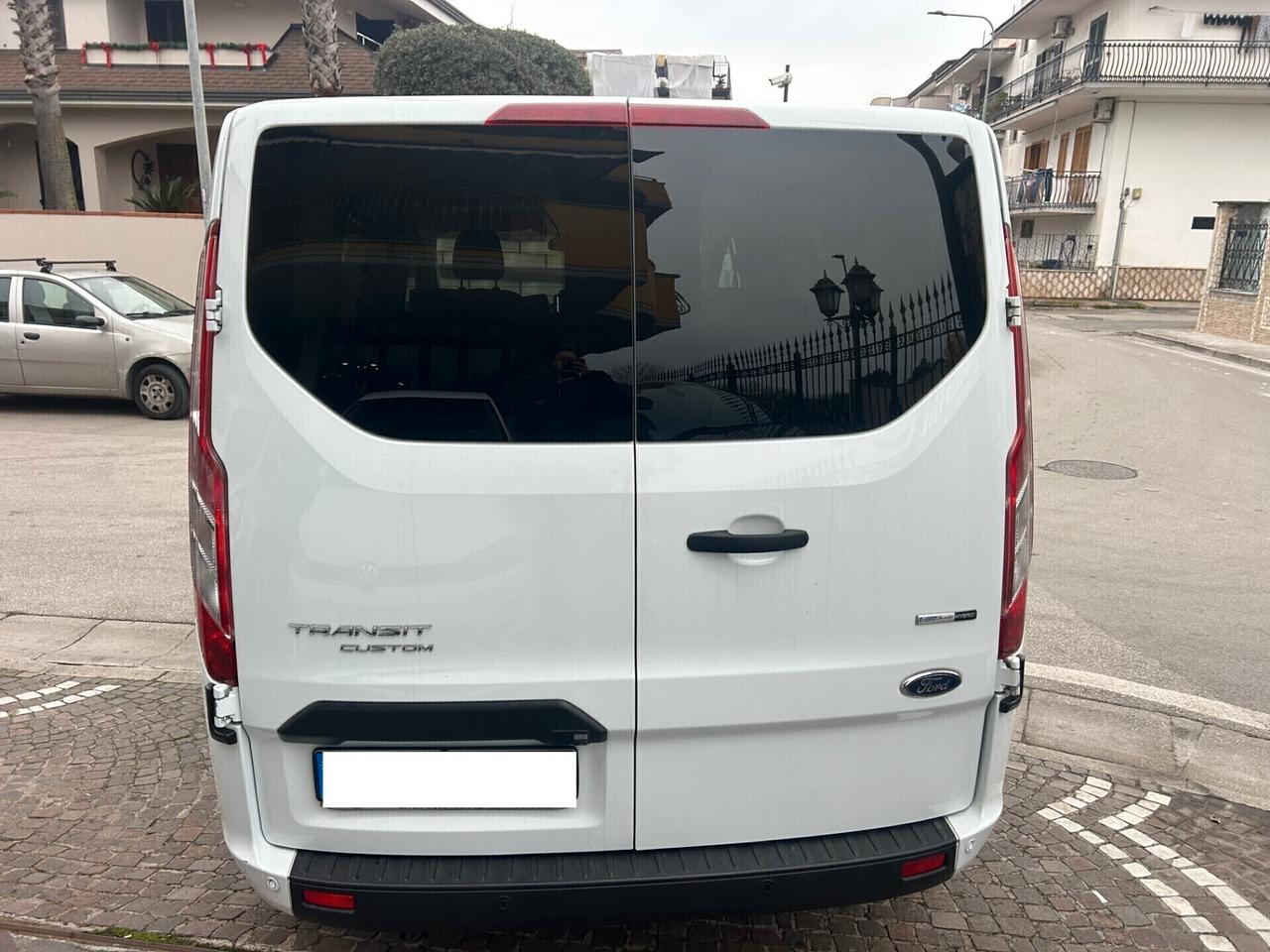 Ford Transit Custom 320 2.0 EcoBlue Hybrid 130 PC Combi Trend