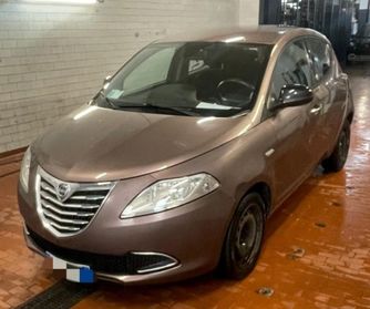 LANCIA Ypsilon 1.2 69 CV 5 porte GPL Ecochic Silver