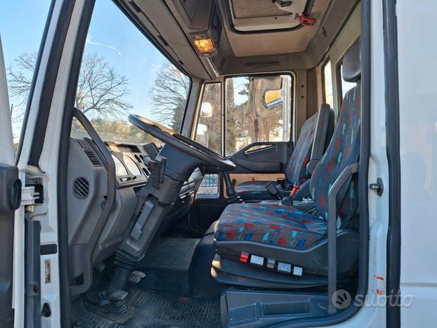 Iveco 120 e 23 ribaltabile trilaterale