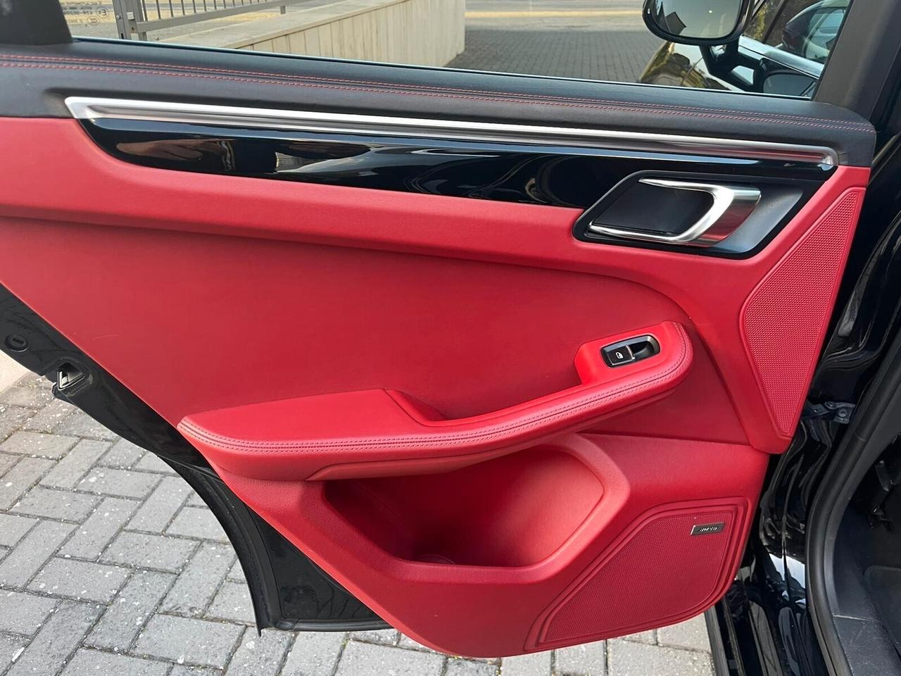 Porsche Macan 3.0 S Diesel , ALL. TURBO, INTERNI ROSSI, TETTO, FULL FULL