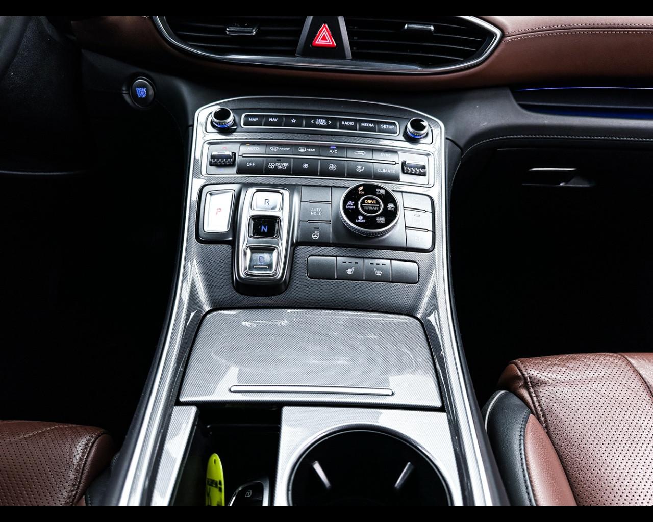 HYUNDAI Santa Fe 4ªs 18-24 - Santa Fe 1.6 T-GDI HEV 4WD AT 7 posti 2